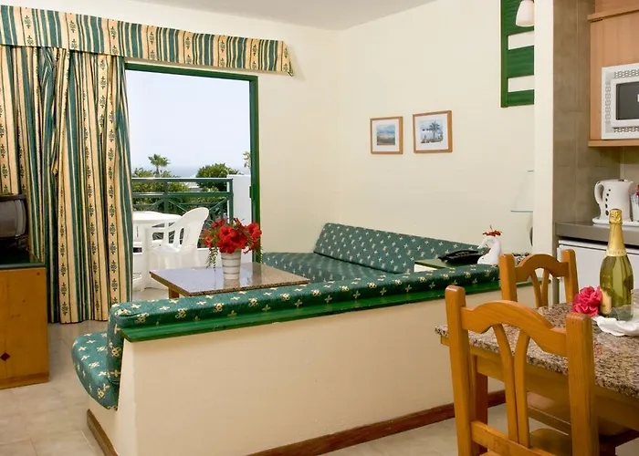 Thb Flora Hotel 3*
